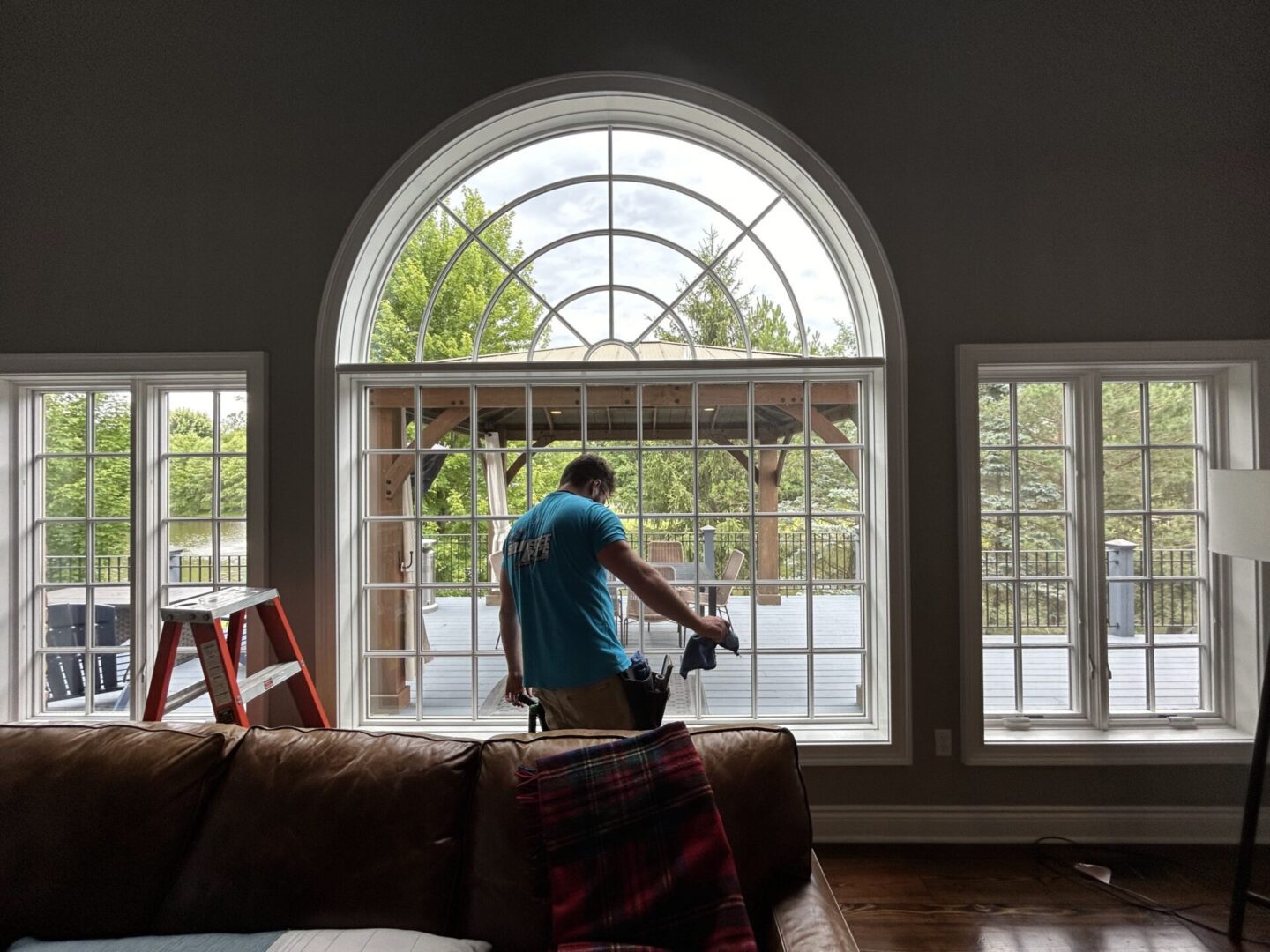 an image that represents window cleaning