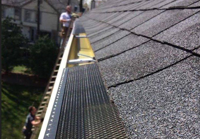 an image that represents gutter cleaning